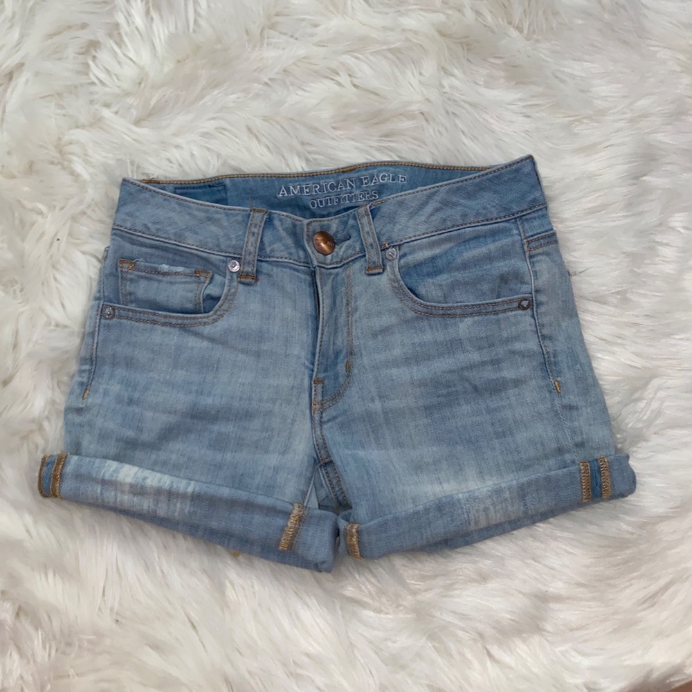 American Eagle light wash stretchy denim shorts